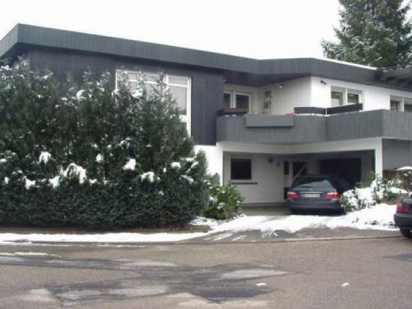 Freistehendes Einfamilienhaus mit ELW