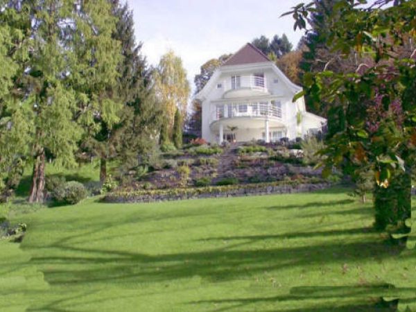 Einfamilienhaus in bevorzugter Halbhöhenlage in Baden-Baden