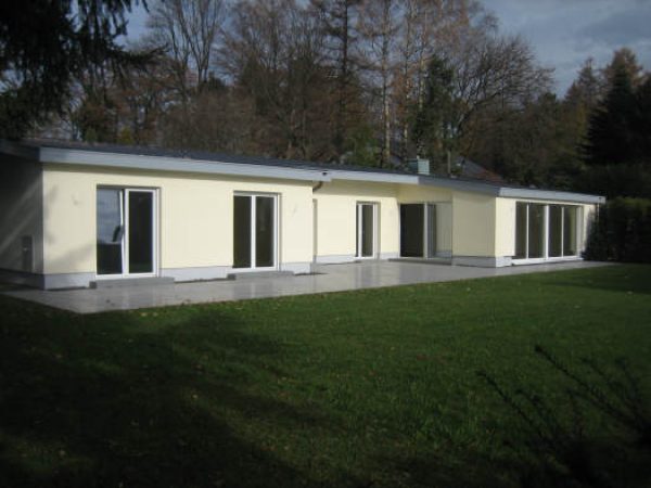 Bungalow in ruhiger und sonniger Lage in Baden-Baden