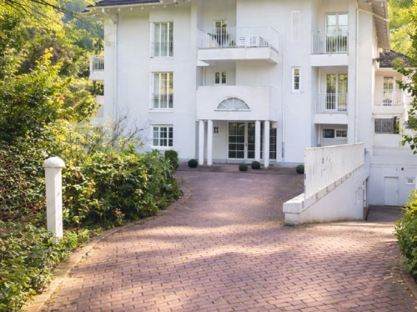 Sehr helle und sonnige 3 Zimmer ETW in Halbhöhenlage