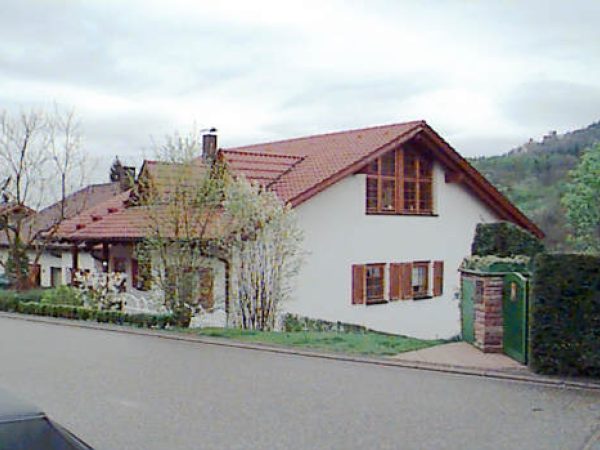 Modernes Einfamilienhaus auf der Merkurseite