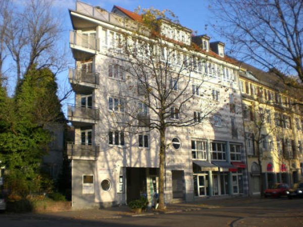Modernes Wohn- und Geschäftshaus in stadtnaher Lage in Baden-Baden