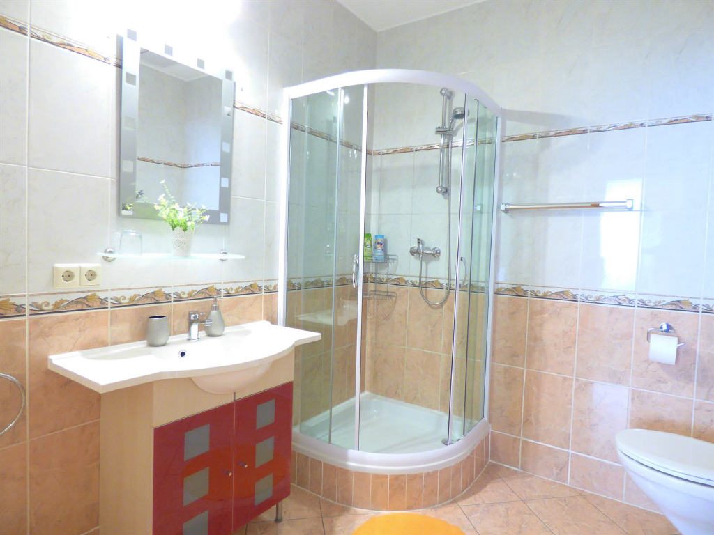 Sehr gepflegtes Wohn-/ und Geschäftshaus im Zentrum von Baden-Baden — Apartment-VI-Bad