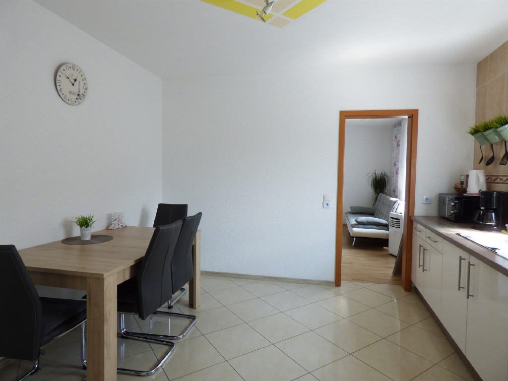 Sehr gepflegtes Wohn-/ und Geschäftshaus im Zentrum von Baden-Baden — Apartment I-Küche