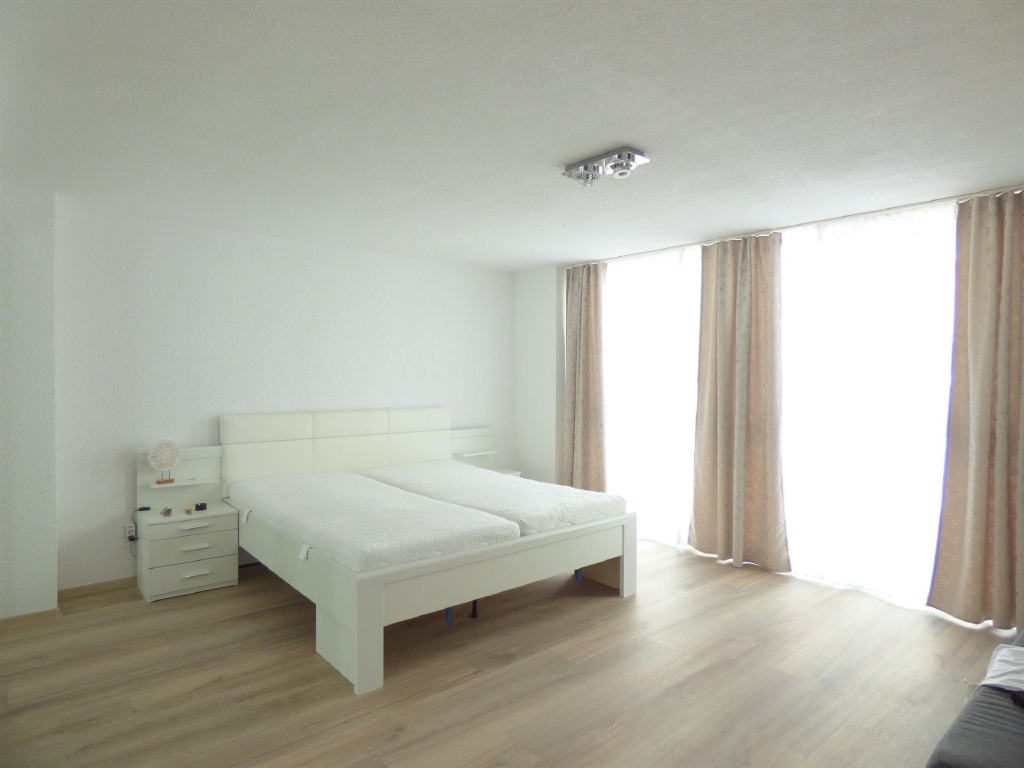 Sehr gepflegtes Wohn-/ und Geschäftshaus im Zentrum von Baden-Baden — Wohnung-EG-ehm.Laden