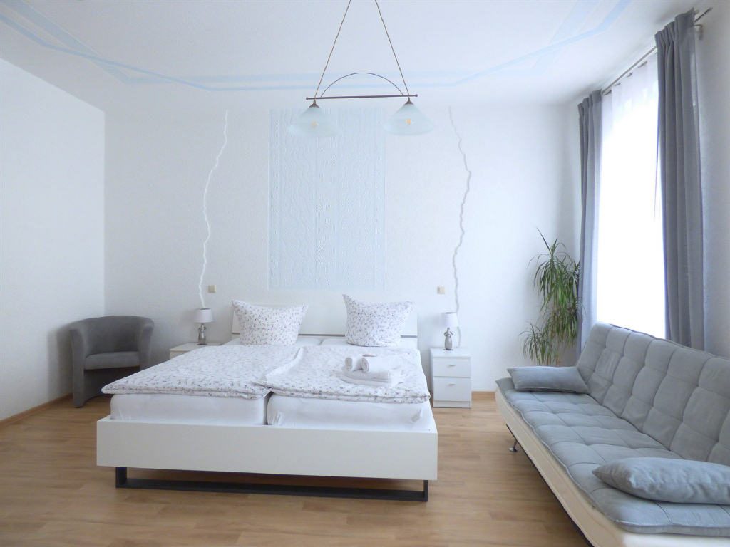 Sehr gepflegtes Wohn-/ und Geschäftshaus im Zentrum von Baden-Baden — Apartment-V